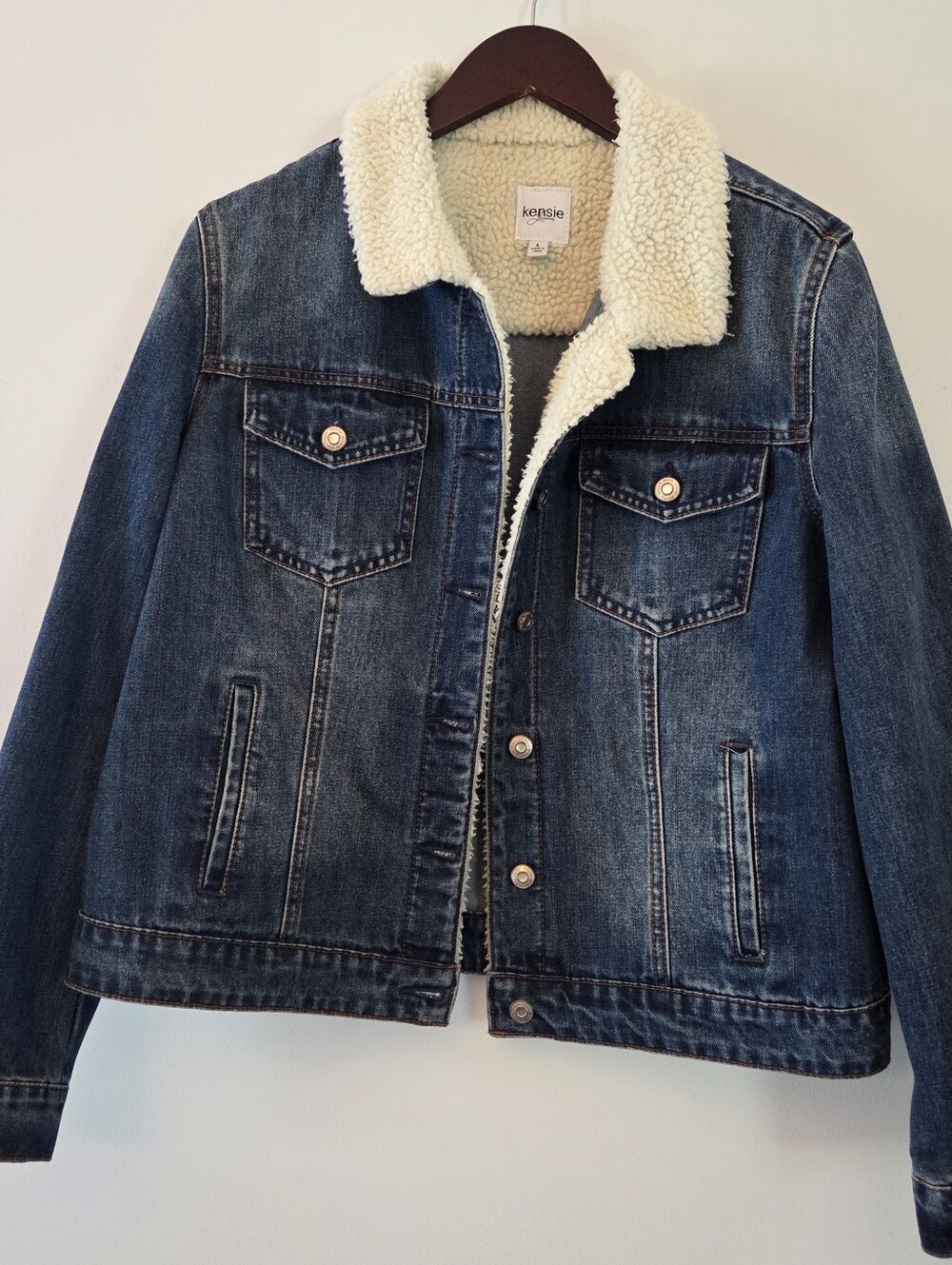 Kensie Jeans Women's Denim Jacket With A Sherpa Collar Size L